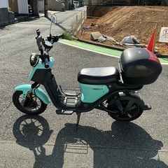 ⭐︎早い者勝ち⭐︎電動バイク⭐︎バッテリー取り外し式⭐︎超低走行⭐︎XEAM⭐︎U⭐︎セキュリティアラーム⭐︎リヤボックス⭐︎スマホスタンド⭐︎ミドルバスケット⭐︎充電器⭐︎原付一種⭐︎の画像