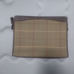 BURBERRY クラッチバック　　特価売出しの画像