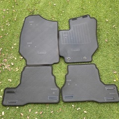 スズキジムニーJB64W純正フロアマットMT車用の画像