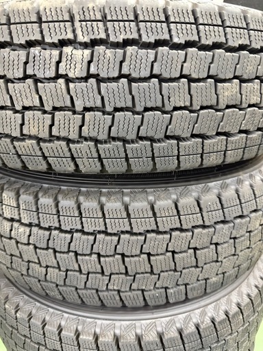 ［売約済］ハイエース　スタッドレス　 195/80R15  ホイール付き　 4本