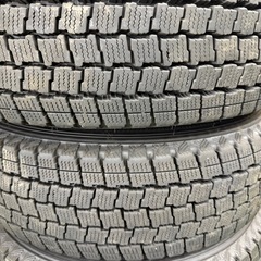 ハイエース　スタッドレス　 195/80R15  ホイール付き　
4本の画像