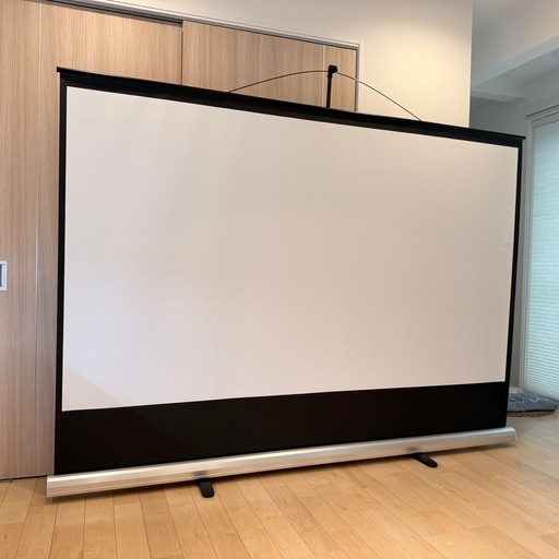 シアターハウス製 プロジェクター用モバイルスクリーン 100インチ