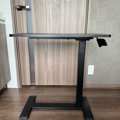 IKEA 昇降式ラップトップテーブルの画像