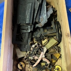 桐和ダンスリメイク用の金具の画像