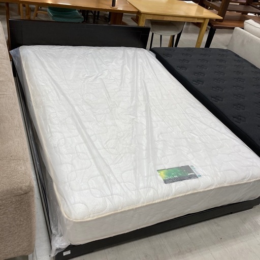 取りに来れる方限定！セミダブルベッドです！