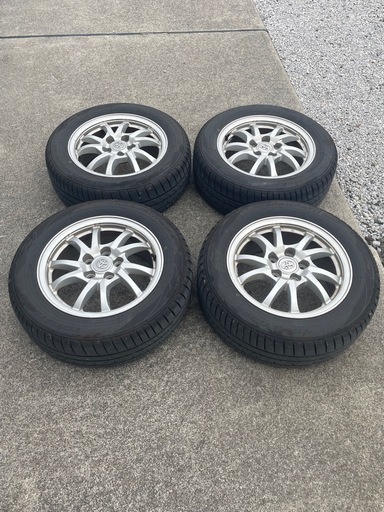 2025年製　トーヨータイヤ　プリウスα純正アルミセット