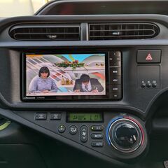 ★低走3.4万㌔！H24年！アクア「S」カタログ燃費35.4km/L！禁煙車！プッシュスタート！SDナビ！Bカメラ！ETC！Bluetooth！オートライト！の画像