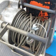 セビー 型番不明 ウインチ　100V【野田愛宕店】【店頭取引限定】【中古】管理番号：IT4RVD31YHBKの画像