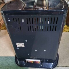 逗子 石油ストーブ SX-2410Y 7畳 9畳 ヒーター 自然通気型開放式  災害発生時 停電やガスが止まった時にも役立つ Oil Heating Stove 火を囲んで暖まりながら料理 サロンヒーター やかん プラスチック 缶 給油ポンプ サイフォン式手動式 灯油ストーブ コロナ 暖房器具 ポータブル ヒーター 煮炊き 屋外 冬 キャンプ アウトドア 火力 天板 調理 料理 寒冷地 お湯沸かす レシピ アルミホイル 焼く 銀杏 にんにく 芋 お鍋 スープ ラーメンの画像