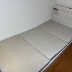 【使用年数1年】ニトリ　シングルベッド　収納付き　　の画像