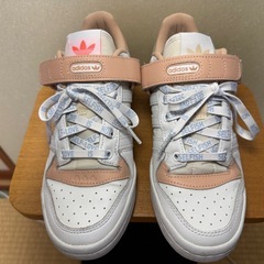 【adidasレディース】FORUM-LOW　23.5cmの画像