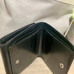 agnes b. アニエスベー 黒 三つ折り財布 レディース メンズ兼用の画像