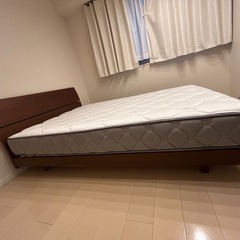 ダブルベッドの画像