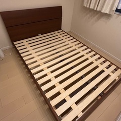ダブルベッドの画像