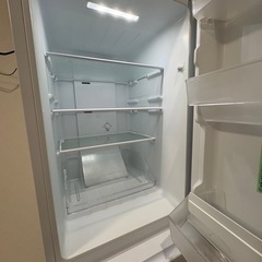 【25年3月 新品購入】REFAGE YRZ-F15LW 2ドア冷蔵庫 156L 右開き ホワイト【DD】の画像