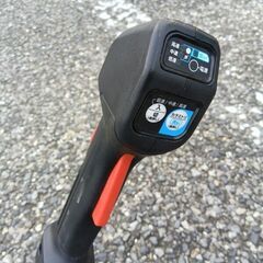 マキタ MUR368UD 充電式草刈り機【野田愛宕店】【店頭取引限定】【中古】管理番号：ITJ5KRI50WT8の画像