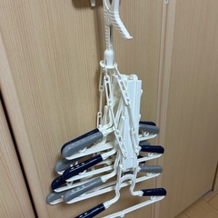 8連ハンガーの画像