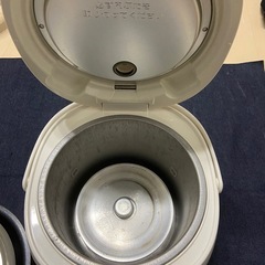 TOSHIBA 炊飯器 3合 ハーブホワイトの画像