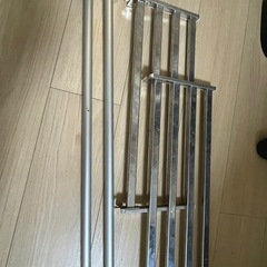 突っ張り棒　食器棚の画像