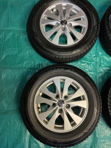 22年製195/65R15スタッドレスブリヂストンVRX3とセレナC27純正アルミホイール4本セット
