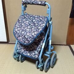 介護　シルバーカーの画像