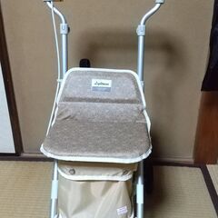 介護　シルバーカーの画像