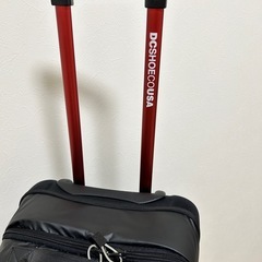 DC SHOES キャリーケースの画像