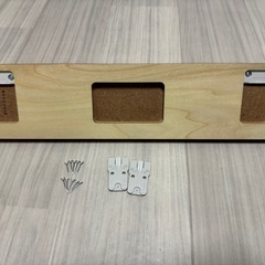 無印良品　画鋲で壁につけられる棚の画像