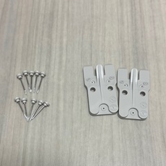 無印良品　画鋲で壁につけられる棚の画像