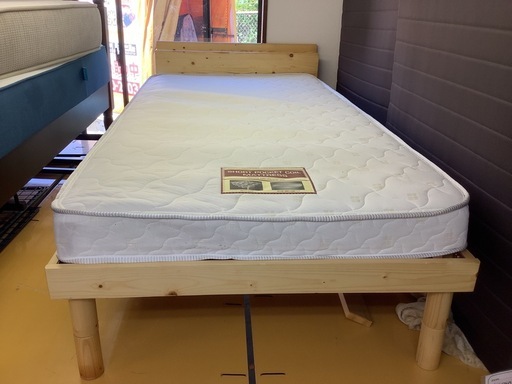 【リサイクルサービス八光】幅98㎝　タンスのゲン　2口コンセント付き　木製シングルベッド