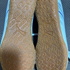 PUMAフットサル室内シューズ22センチの画像