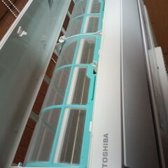 安心の電気工事士がお伺い致します！大型10畳用！室内機コンパクトサイズ♪取り付け工事無料！取外し工事無料！配送込み！保証付き！エリア限定の画像