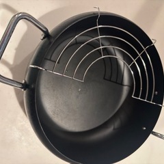 揚げ物鍋の画像
