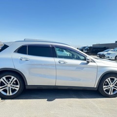 メルセデス・ベンツ　GLA250 4WDの画像