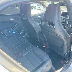 メルセデス・ベンツ　GLA250 4WDの画像