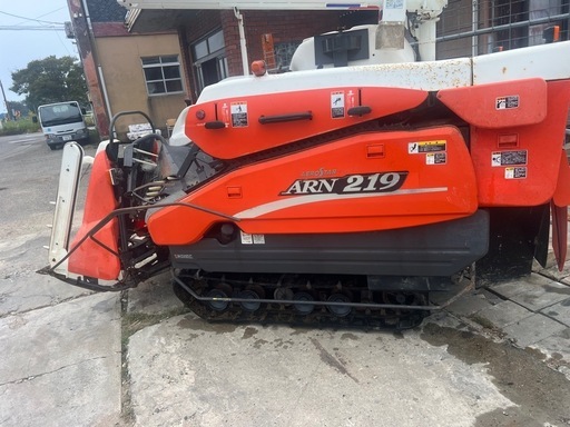 (新潟県村上市)クボタ 2条刈 コンバイン ARN219 GDXW2 刈取スライド 470時間 19馬力 こぎ深さ 折りたたみオーガ 中古品 新潟県村上市)クボタ 2条刈 コンバイン ARN219 GDXW2 刈取スライド 470