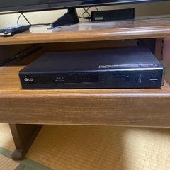パナソニック55インチテレビとテレビ台（Blu-rayプレーヤー付）の画像