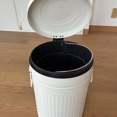 おしゃれなゴミ箱の画像