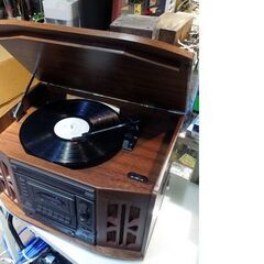一部ジャンク扱い品 オーム電気 木製 レコードプレーヤー付きコンポ ラジオ CD カセット RCD-3440 レトロ アンティーク調 札幌市東区 新道東店の画像