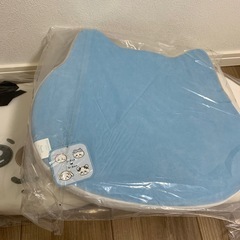 ちいかわ　低反発クッション　リボンの画像