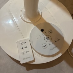 【節電対策】 アイリスオーヤマ 扇風機 首振り リモコン付 風量3段階 タイマー機能付き 換気 リビング扇 ホワイト PF-M302RA-Wの画像