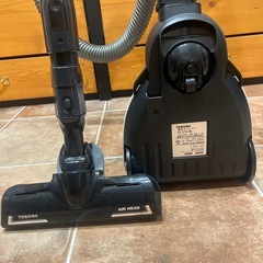 【ikaさま予約】掃除機（TOSHIBA トルネオ）の画像