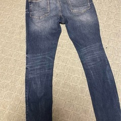 ZARAダメージジーンズの画像