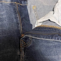 ZARAダメージジーンズの画像