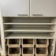 収納家具　(美容室にてカラー剤などの収納に使用)の画像