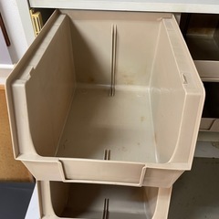 収納家具　(美容室にてカラー剤などの収納に使用)の画像