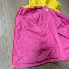 子供服　ピンクジャケット　ナイロンの画像