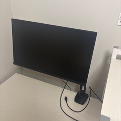 モニター付きデスクとチェアの画像