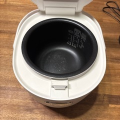 アイリスオーヤマ　炊飯器　3号炊きの画像