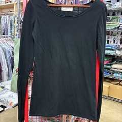 シンプルで使える！黒の長袖カットソー🖤の画像